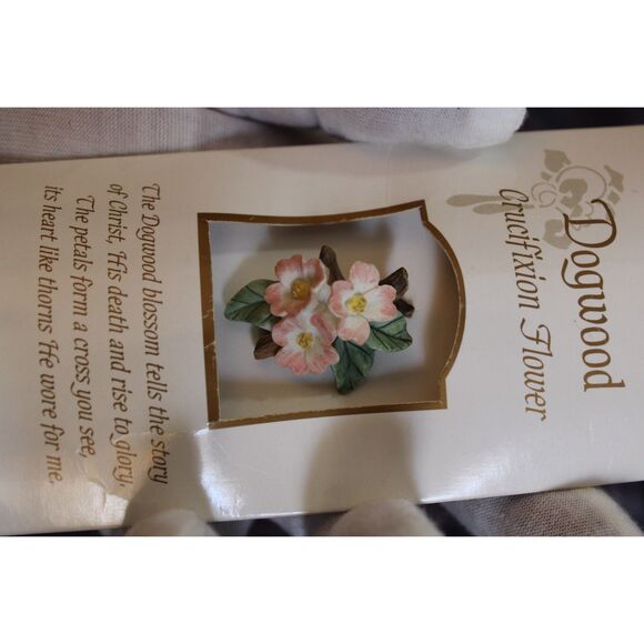 NWT Dogwood Crucifixion Flower Ceramic Pin - Picture 5 of 8